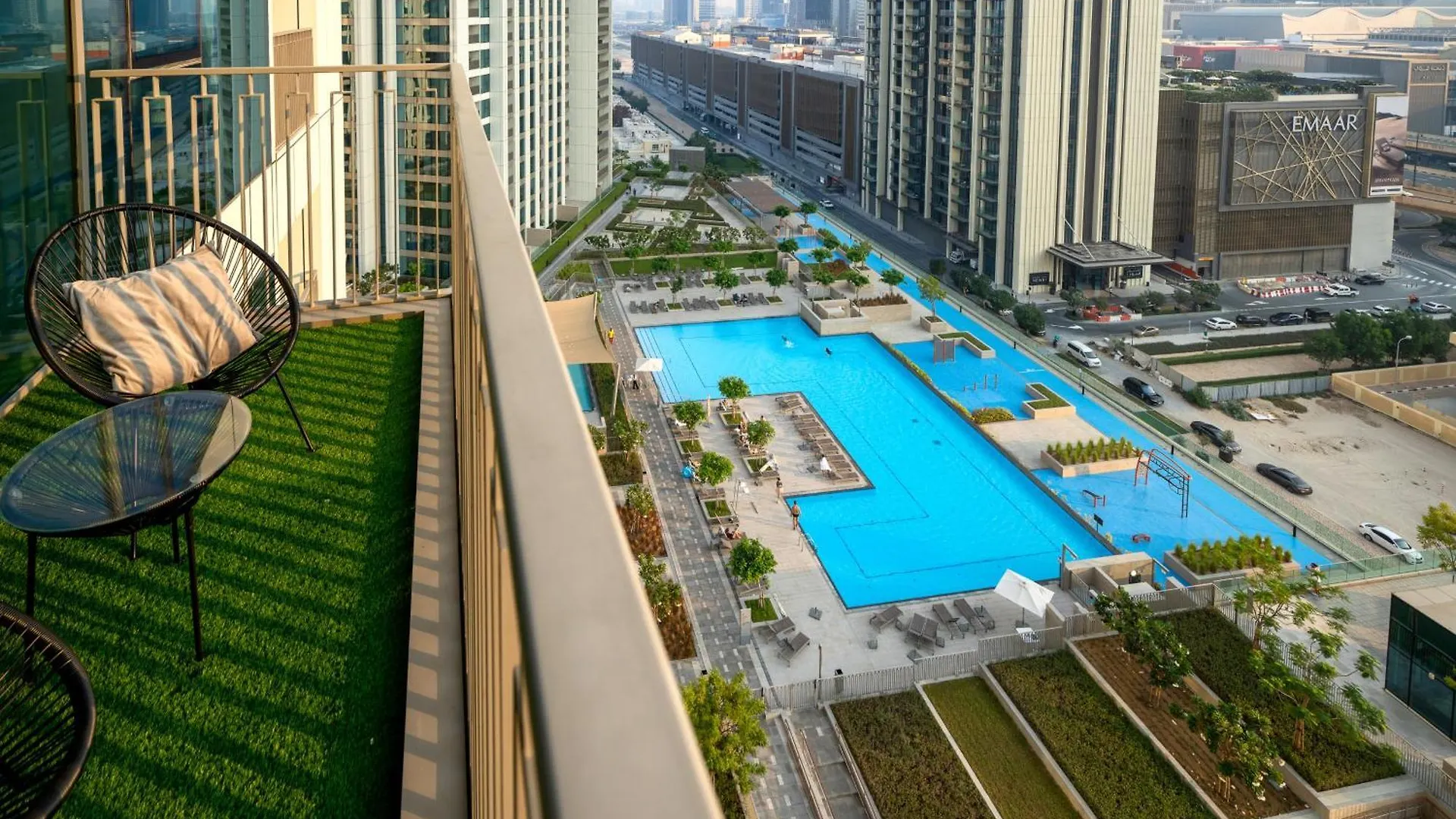 Arthouse Views - Burj Khalifa View & Dubai Mall Access