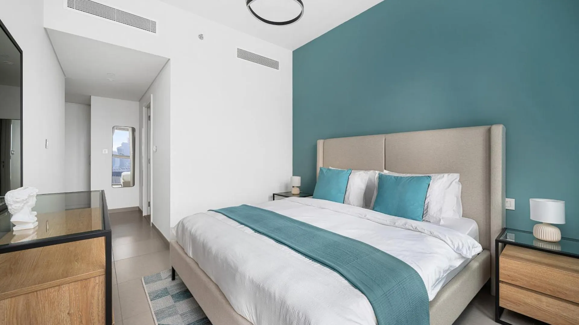Arthouse Views - Burj Khalifa View & Dubai Mall Access Apartment